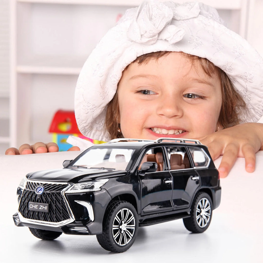 1/24 Lexus 570 Off-Road Luxury SUV Model Car, Zinc Alloy Pull Back Toy Car with Sound and Light F345