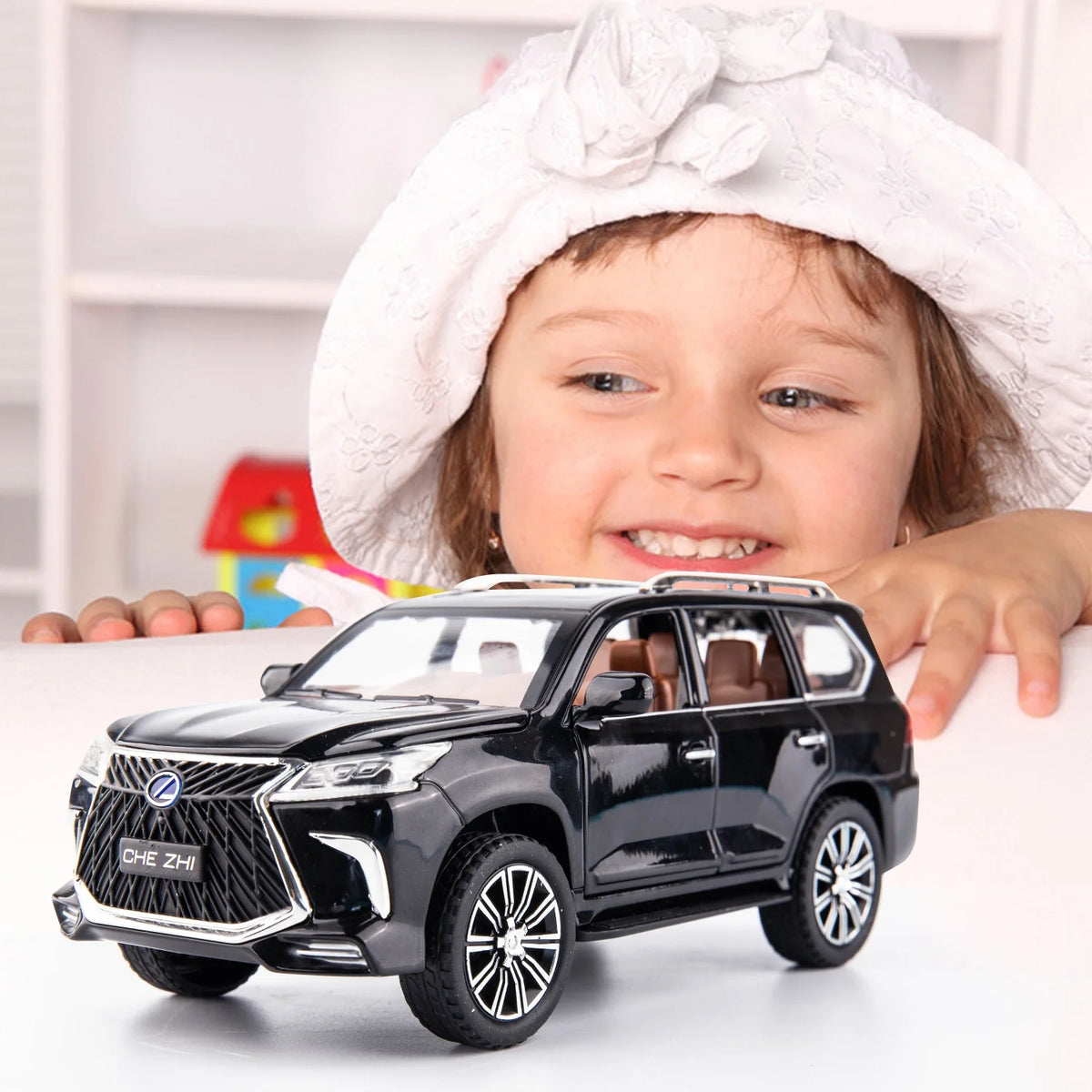 1/24 Lexus 570 Off-Road Luxury SUV Model Car, Zinc Alloy Pull Back Toy Car with Sound and Light F345
